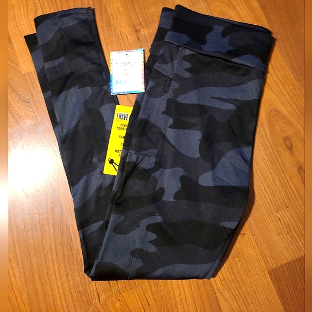NWT Size 1x Camo Black And Gray Leggings By Cosmic Beauty